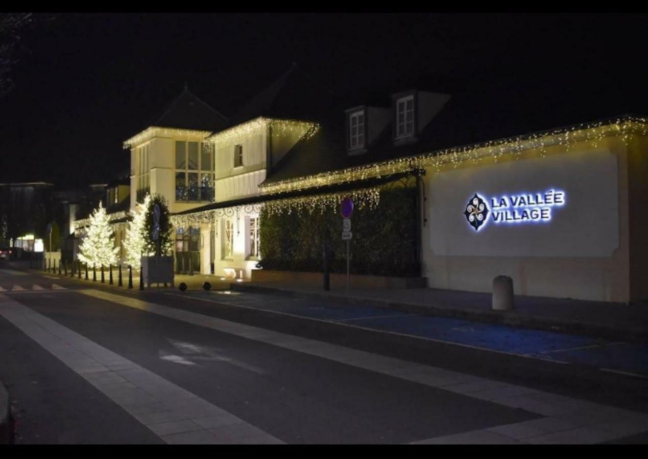 Studio A 1 Kilometre De Disneyland Paris Montevrain Bagian luar foto